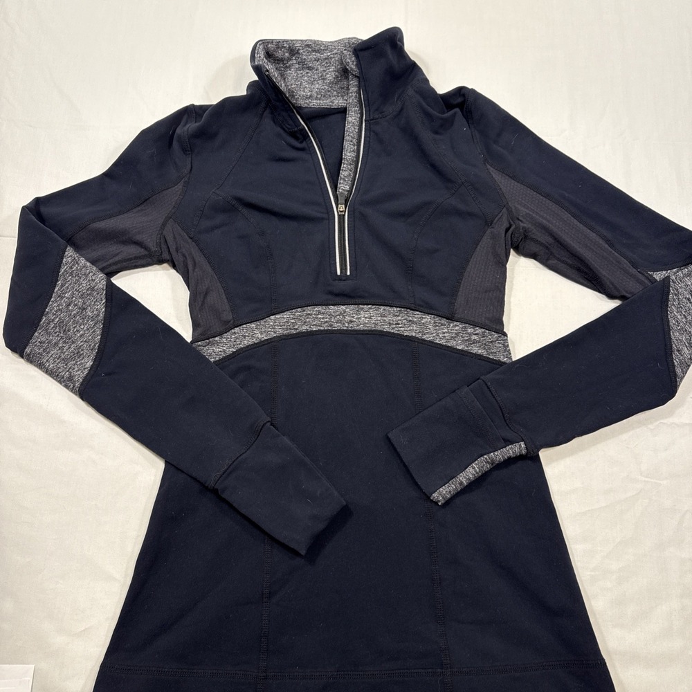 SHIRT WORKOUT Lululemon WOMENS SMALL Run U Turn Pullover 1/2 Zip  Thumbhole